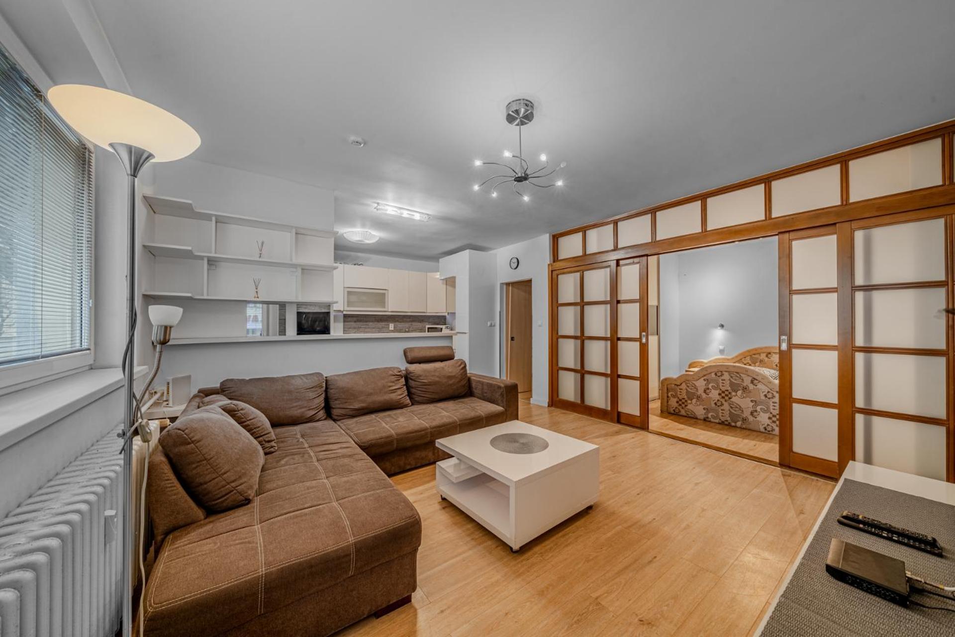 Huge Apartment Next To Train Station Close To The City Center Bratislava Exterior foto