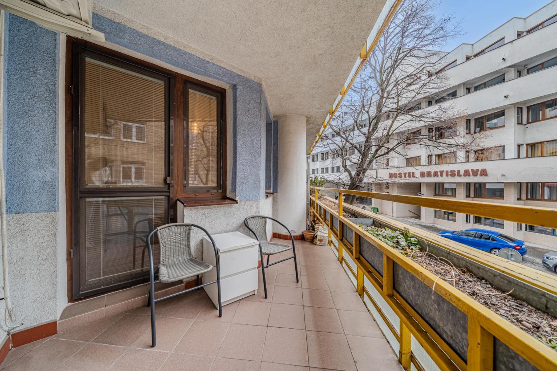 Huge Apartment Next To Train Station Close To The City Center Bratislava Exterior foto